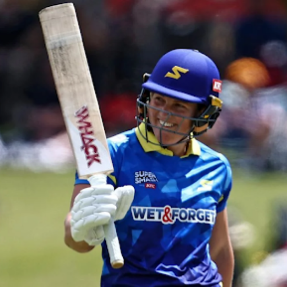 महिला सुपर स्मैश: लौरा हैरिस ने 15 गेंदों में जड़ी फिफ्टी, महिला टी-20 क्रिकेट में रचा इतिहास